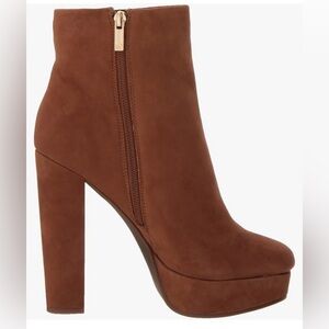 Jessica Simpson boots 7.5